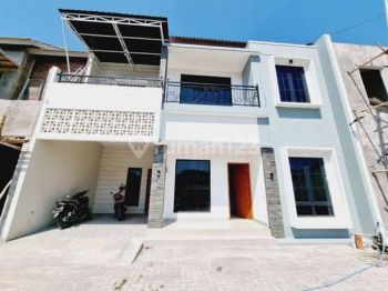 Rumah Cantik Nyaman Gress 2 Lantai Gedongan Colomadu