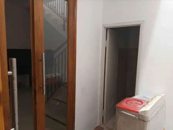 Jual Rumah 2lt Baru Renovasi Lokasi Strategis Anti Banjir