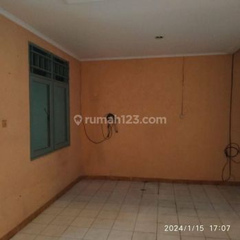 Dijual Cepat Rumah di Taman Palem Lestari, Jakarta Barat