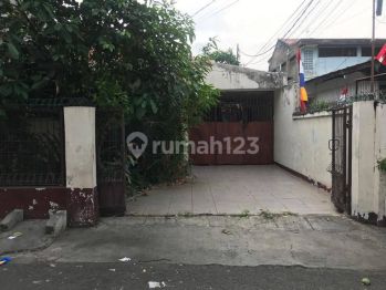 Rumah di Menteng Wadas Cocok Dibangun Ulang Untuk Usaha Kost ,shm