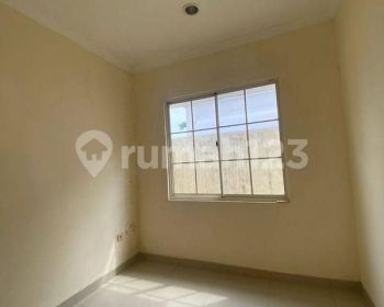 Disewa rumah cluster West Europe view danau