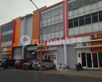 Sewa Gudang Ada Kantor 3 Lantai Bizpark Cakung Jaktim