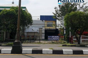 Dijual bangunan ruang usaha lokasi strategis di Jl. Adisucipto Solo