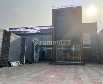 Ruang Usaha Ex. Showroom, Jl. Kelapa Dua Raya, Kelapa Dua, Tangerang, Banten