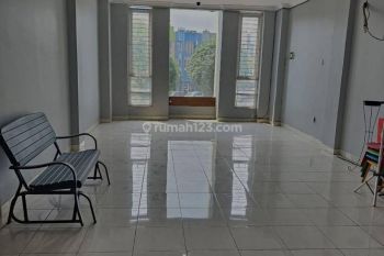 Ruko di HAWAII MUTIARA TAMAN PALEM Sudah Renovasi Strategis