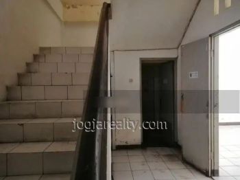 Ruko Luas 2 Lantai Seturan Jogja di Caturtunggal Depok Sleman Yogyakar