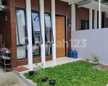 Rumah Cantik Di Pamulang 2,5 Lantai Lokasi Strategis