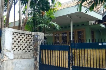 Dijual Rumah Lama di Dharmawangsa, Turun Harga