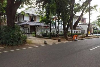 Rumah Asri Dijual cepat di Kebayoran Baru