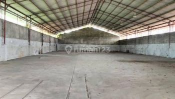 Di sewa kan gudang  di teluk naga tanggerang