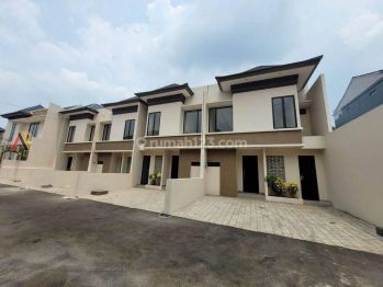 Rumah Dalam Cluster Free Kitchen Set Dekat Dengan Tol Cipayung Jaktim