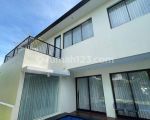 thumbnail-rumah-2-lantai-semi-furnished-with-pool-cantik-di-graha-natura-5