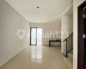 Sewa rumah green lake city 2 lantai dengan fasilitas bagus