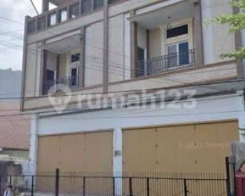 Ruko Sewa 3 lantai dan strategis di Jl Botolempangan, Makassar