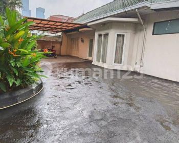 Disewakan Rumah Bagus Lokasi Strategis Di Menteng