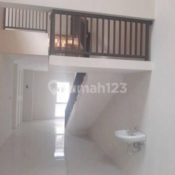 Sale Rumah: Rumah Kembar