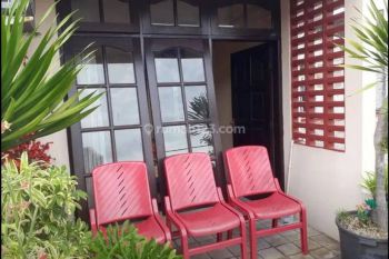Di jual rumah di komplek larangan indah, tangerang
