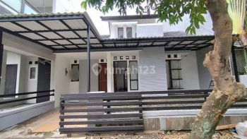 Rumah Bagus Rapih Siap Huni Letak Didepan Taman Komplex