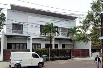 Rumah Mewah di Turangga Buahbatu Bandung 3 Lantai SHM Siap Huni Jarang Ada