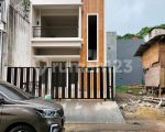 thumbnail-rumah-baru-minimalis-modern-idaman-anda-citra-raya-cikupa-0