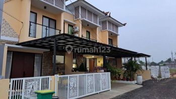 Rumah 2 lantai Ornamen Bali Mewah