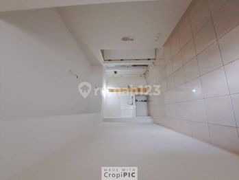 Di Sewa Apartemen Springlake Azolla