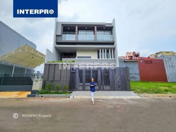 Rumah Baru Brand New Minimalis Modern Permata Buana Bawa Koper