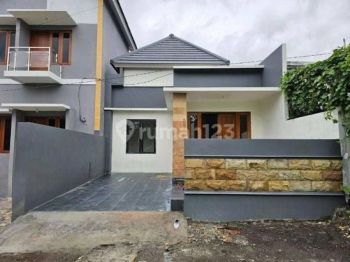 RUMAH SIAP HUNI DI NGAGLIK DEKAT SMP AL AZHAR