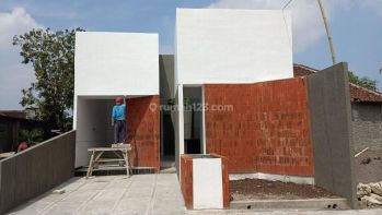 Rumah Dekat Wisata Kasongan Proses Bangun di Pendowo Jogja Selatan