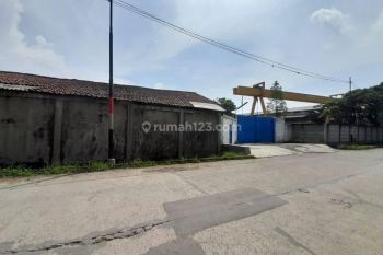 Gudang Posisi Strategis Kawasan Industri di Batujajar