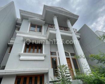 Chandra Rumah 2.5 Lantai Uk 10x25m di Komplek Permata Buana, Kembangan
