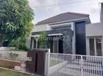 thumbnail-rumah-modern-minimalis-di-austinville-malang-1