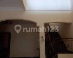 thumbnail-di-jual-rumah-modern-2-lantai-wiguna-selatan-9