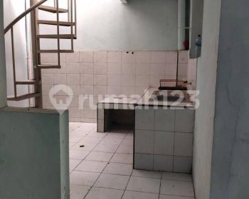 Rumah Unfurnished Muara Karang Harus Renovasi