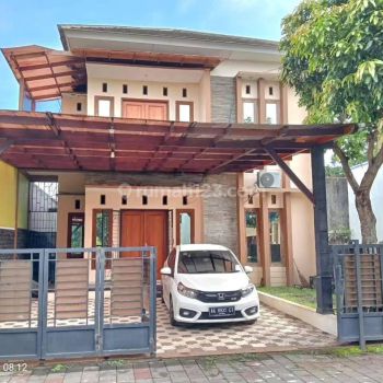 RUMAH MEWAH MODERN 2 LANTAI DALAM PERUMAHAN DEKAT HOTEL HYATT JALAN PALAGAN