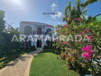 Jual Villa Baru Plus Apartemen Mungil Renon