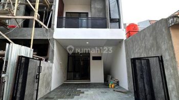 Tebet Timur, Brand New House Sisa 1 Unit, Modern Minimalist Design