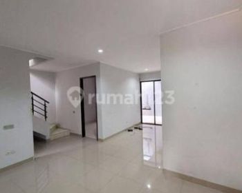 Sewa rumah di Jalan gading serpong, cluster serened. Tangerang. Bagus