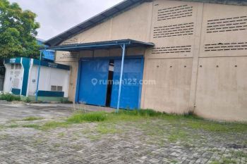Gudang industri  Di sewakan  akses 40 feet.1 km dari tol Balaraja timur