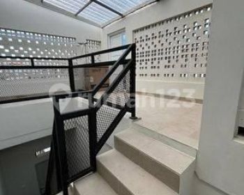 Disewakan rumah cantik mewah minimalis di jalan jakarta batununggal kebonwaru