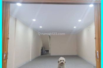 Chandra Disewa Rumah Baru Uk 5x23m Plong di Jelambar