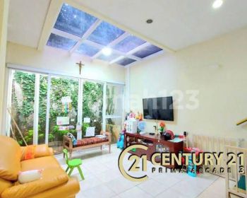 Rumah Cantik Siap Huni Disekitar Bintaro Sektor 9 4615