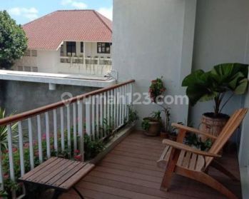 Villa Strategis Dijual di Tengah Kota Yogyakarta, Full Furnished, Lt 500m2
