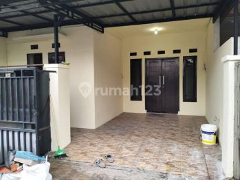Dijual Rumah Siap Huni Lokasi Depan Harapan Indah Bekasi Kota.