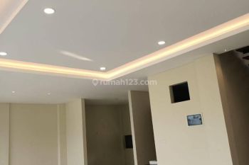 Rumah Dijual Lux Modern di Kota Baru Parahyangan