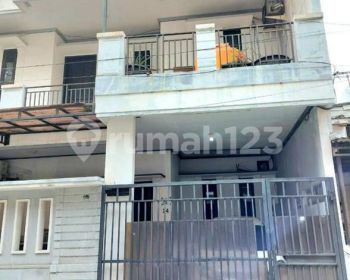 Disewa Rumah Sunter Agung Uku 9x10 Strategis Hdp Utara Row Jln 2 Mobil Rapi Dan