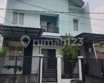 Rumah Kost 2,5 Lantai di Kelapa Gading, Jakarta Utara
