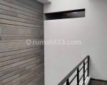 thumbnail-dijual-rumah-baru-di-singgasana-pradana-2-lantai-minimalis-modern-10