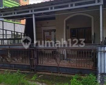 Rent Rumah: Rumah strategis