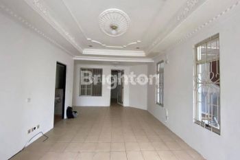 Rumah di cluster spain lippo karawaci utara